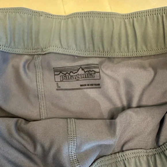 Patagonia Women's Fleetwith Skort NWT - Picture 6 of 8